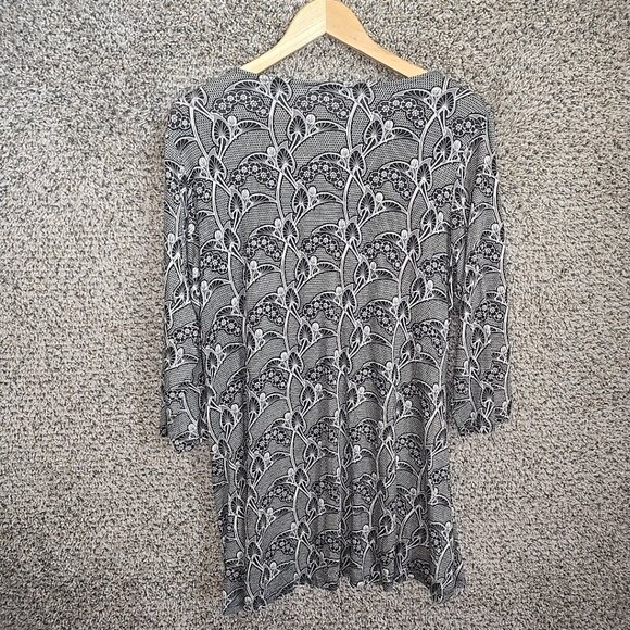 Rose & Olive Top Womens Plus 1X Black Printed Tunic V Neck Casual Ladies - Picture 7 of 7